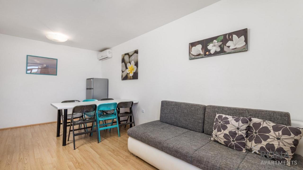Rona Apartment Zrinka Πόρετς Εξωτερικό φωτογραφία