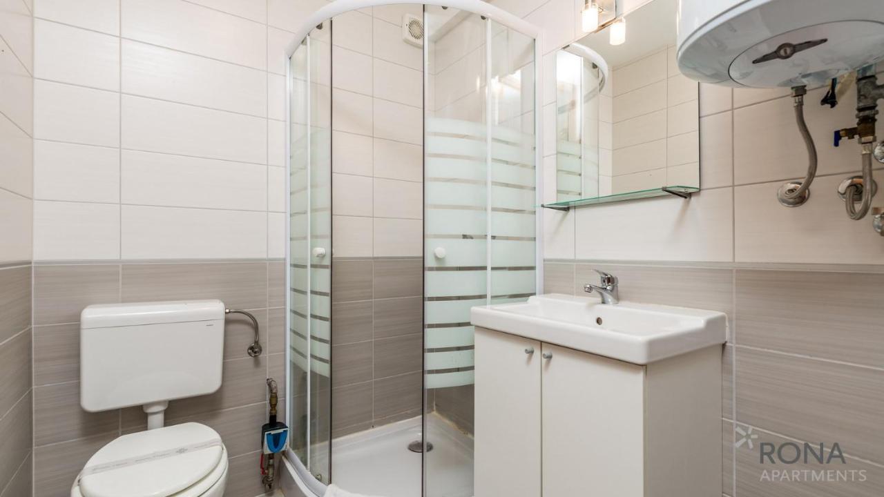 Rona Apartment Zrinka Πόρετς Εξωτερικό φωτογραφία