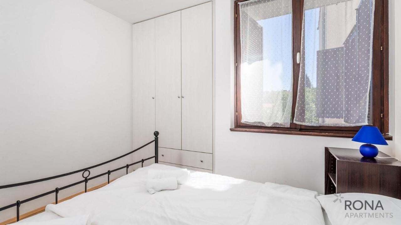 Rona Apartment Zrinka Πόρετς Εξωτερικό φωτογραφία